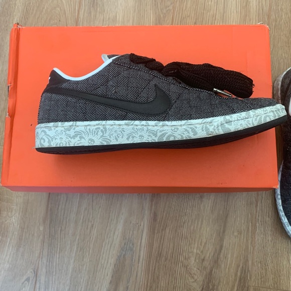 Nike sneakers - Picture 2 of 3